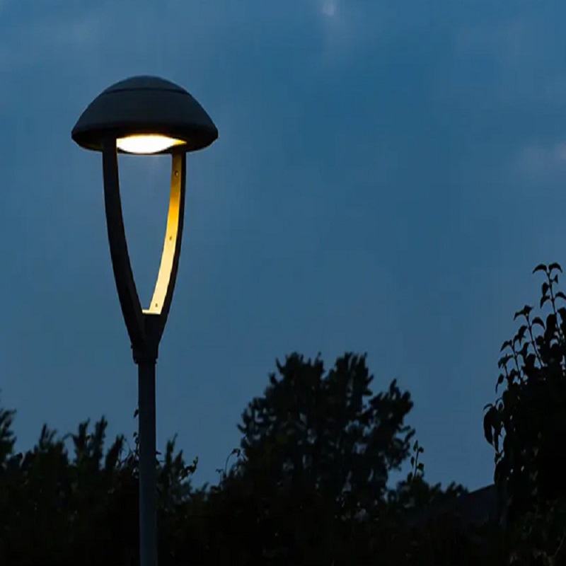 LED Shop Lights Guide: Lumen, Color Temp & Fixture Genera 2026