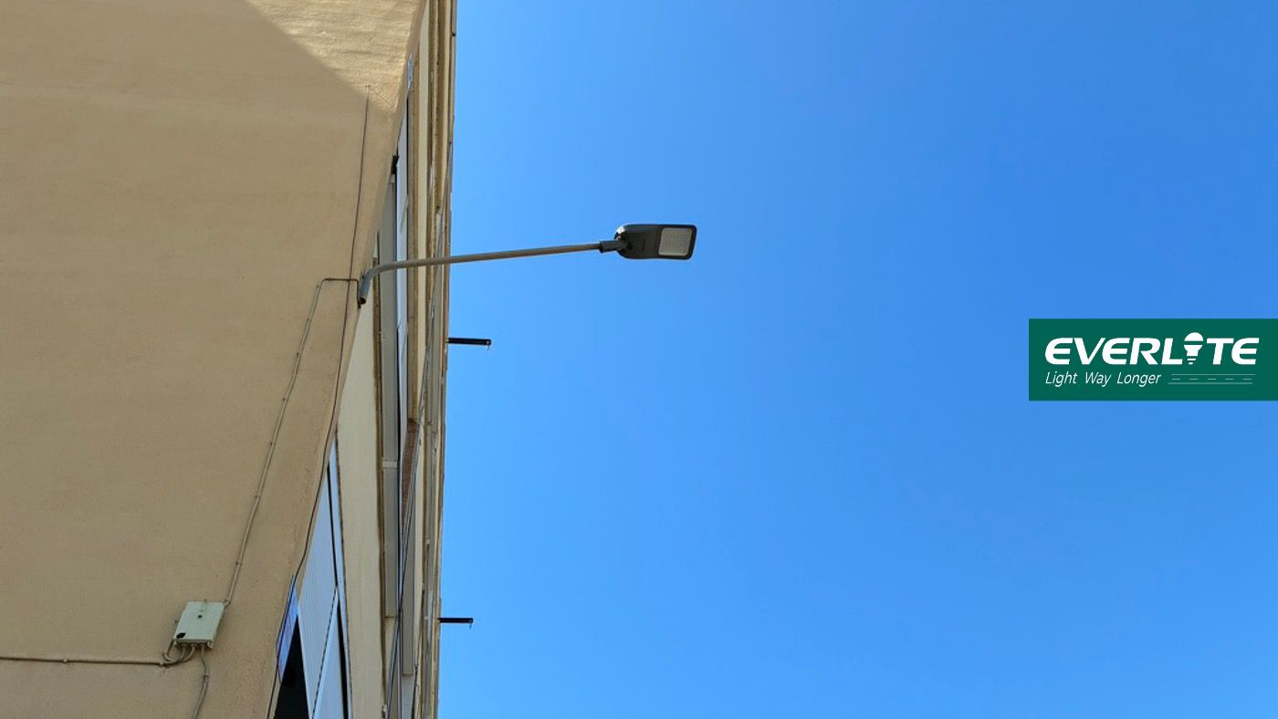 Wall-Eoned Street Lighting: Reimagining Angusta Refer Illuminatio
